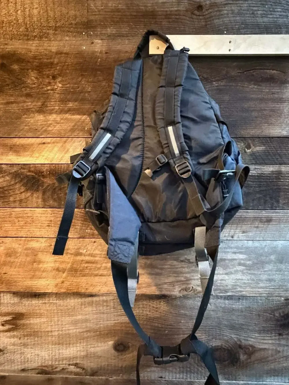 Gap Vintage Multi-Pocket Nylon Hiking Backpack